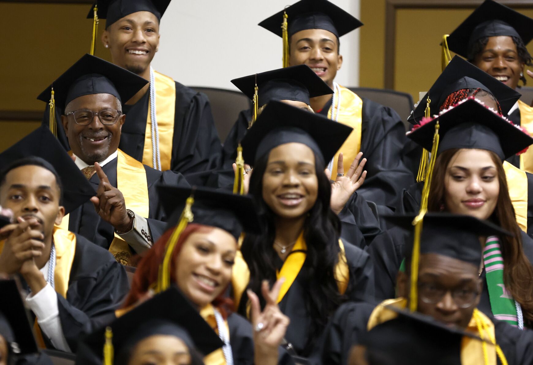 David Morris, 74, graduates from Harris-Stowe State University in ӣƵ